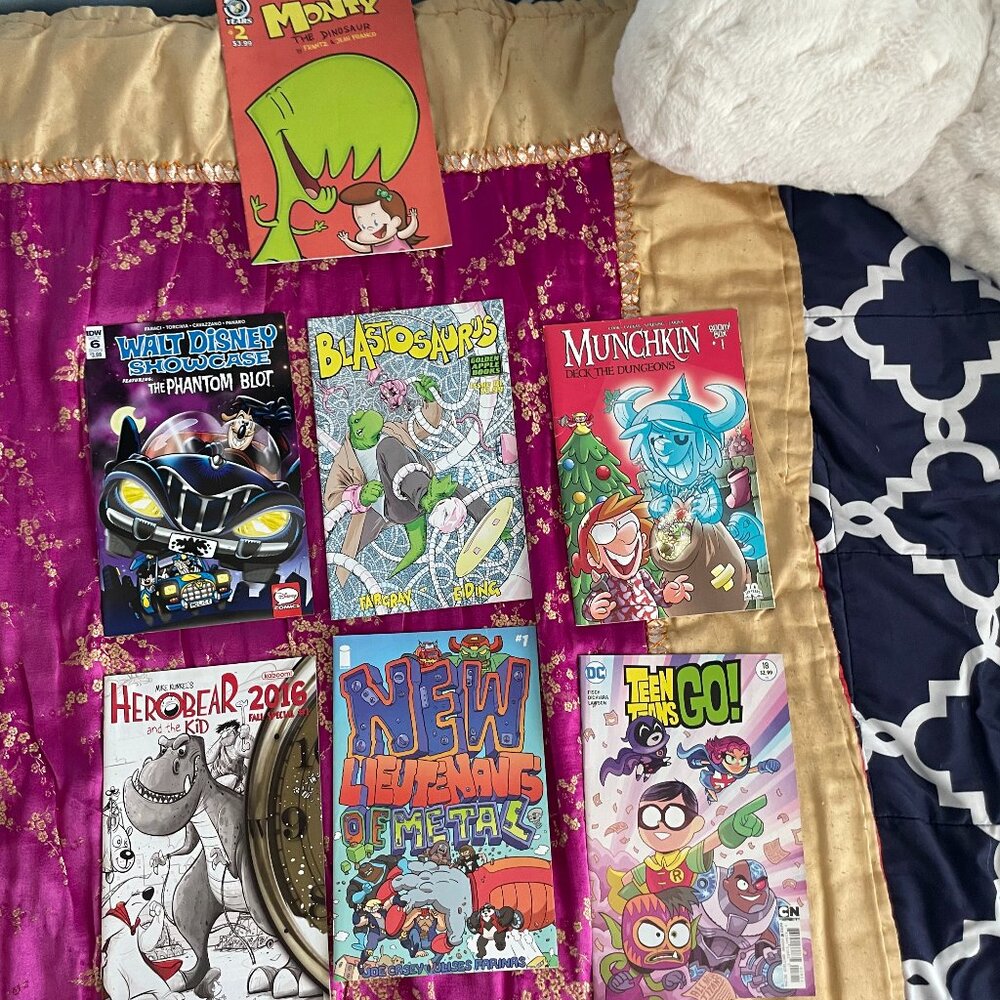 Comic Book Lot - Picture 12 of 12